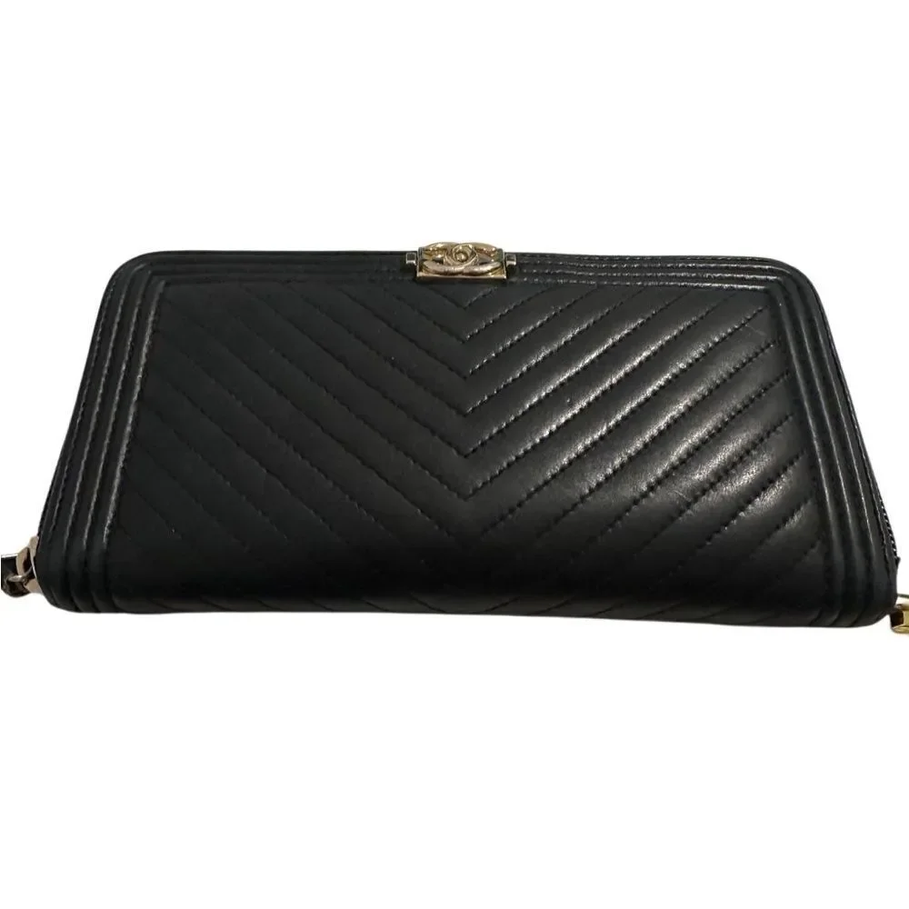Chanel Black and Gold Quilted Clutch